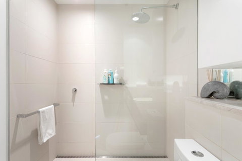 Modern Apartment In The Heart Of St Kilda - Mackay Tourism 15