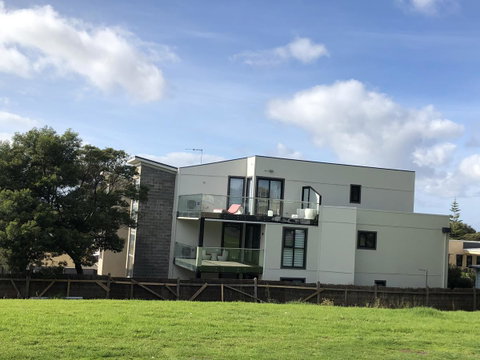 Apartments In Phillip Island Towers - Block C - Mackay Tourism 33