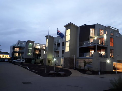 Apartments In Phillip Island Towers - Block C - Mackay Tourism 15