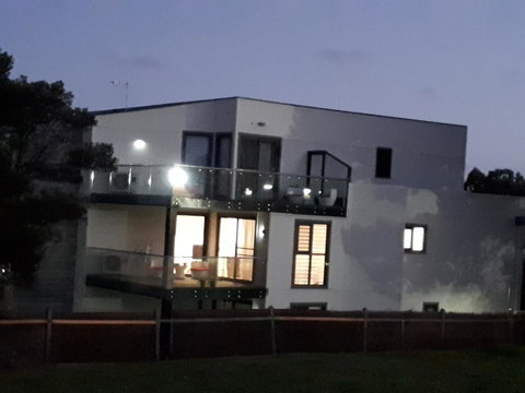Apartments In Phillip Island Towers - Block C - Mackay Tourism 21