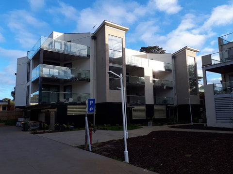 Apartments In Phillip Island Towers - Block C - Mackay Tourism 17