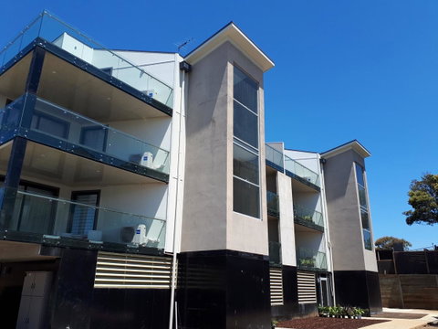 Apartments In Phillip Island Towers - Block C - Mackay Tourism 32
