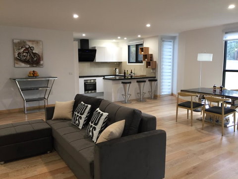 Apartments In Phillip Island Towers - Block C - Mackay Tourism 43