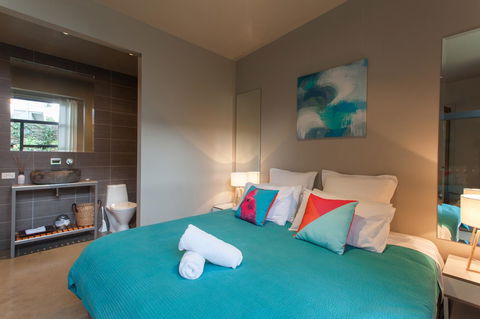 The Love Shack - Romantic Bungalow - Mackay Tourism 10