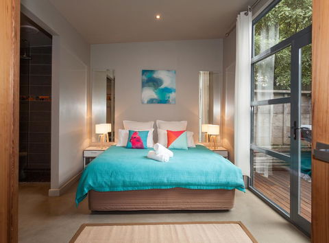 The Love Shack - Romantic Bungalow - Mackay Tourism 9