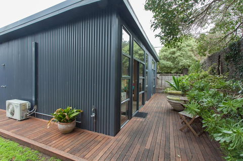 The Love Shack - Romantic Bungalow - Mackay Tourism 1