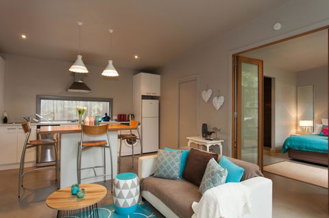 The Love Shack - Romantic Bungalow - Mackay Tourism 3