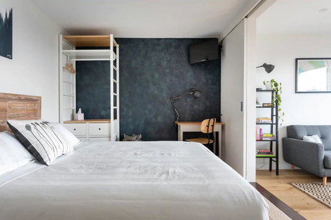 BestView St Kilda Spectacular Sunset Hideaway - Boutique Self-contained Luxury Apartment - Mackay Tourism 3
