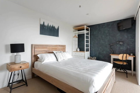 BestView St Kilda Spectacular Sunset Hideaway - Boutique Self-contained Luxury Apartment - Mackay Tourism 12