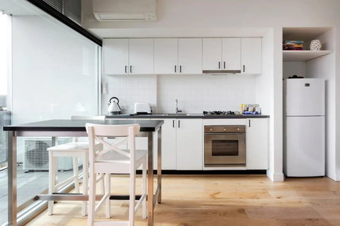 BestView St Kilda Spectacular Sunset Hideaway - Boutique Self-contained Luxury Apartment - Mackay Tourism 10