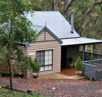 Tangenong Cottages - Mackay Tourism