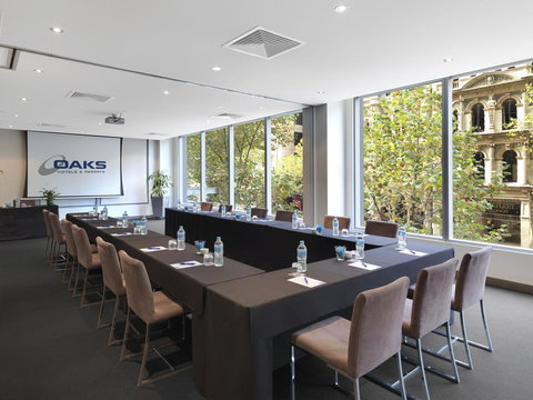 Oaks Melbourne On Collins Suites - Mackay Tourism 14