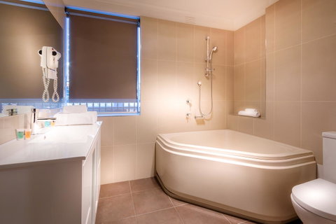 Crest On Barkly Hotel - Mackay Tourism 25