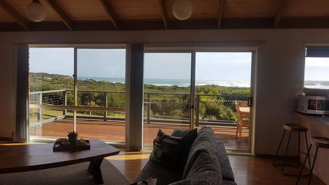 Sunsets On Martyrs Luxury Coastal Beach House Peterborough - Mackay Tourism 6