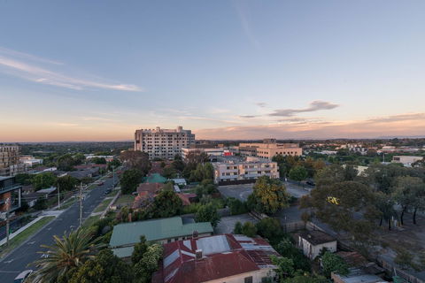 Guest House In Melbourne - Mackay Tourism 8