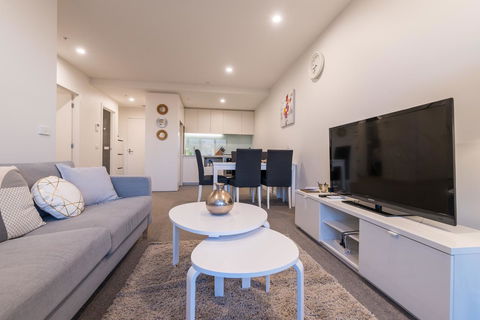 Guest House In Melbourne - Mackay Tourism 4