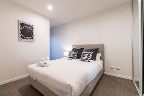 Guest House In Melbourne - Mackay Tourism 1