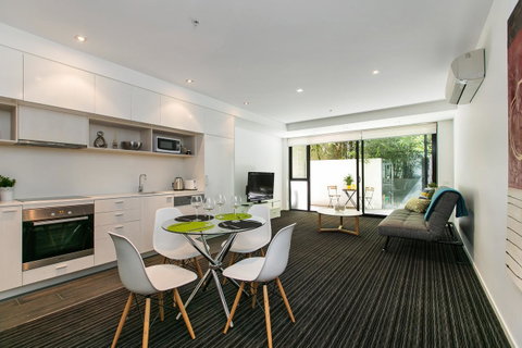 Complete Host Halo Apartments - Mackay Tourism 5