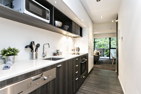 Complete Host Halo Apartments - Mackay Tourism 37