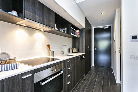 Complete Host Halo Apartments - Mackay Tourism 29