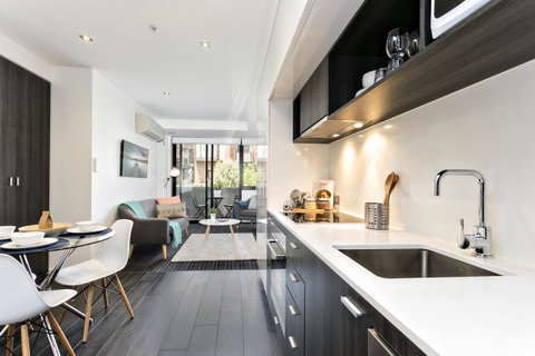 Complete Host Halo Apartments - Mackay Tourism 43