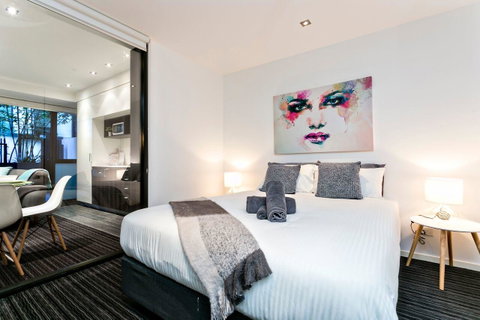 Complete Host Halo Apartments - Mackay Tourism 2