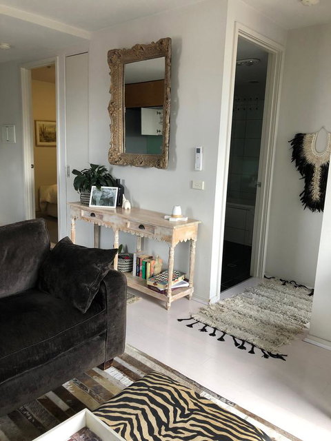 Vibe-Modern 2 Bed Apartment - Mackay Tourism 6