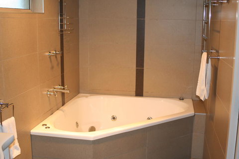 Coachman Motel And Holiday Units - Mackay Tourism 12