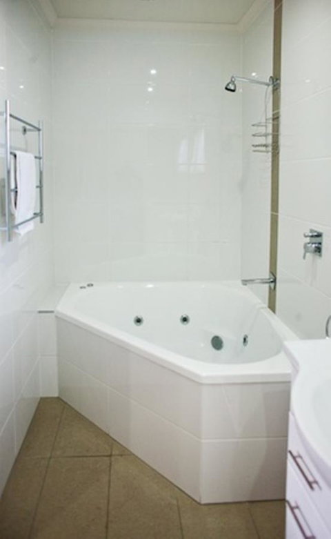 Coachman Motel And Holiday Units - Mackay Tourism 3