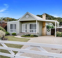 Cute Cottage on Cain - beach at end of street - Mackay Tourism