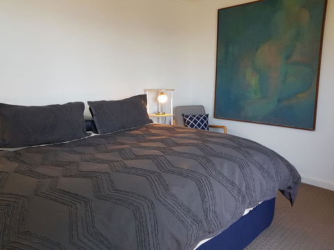 Beach Retreat Apartment Marengo - Mackay Tourism 10