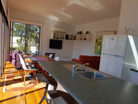 Beach Retreat Apartment Marengo - Mackay Tourism 8