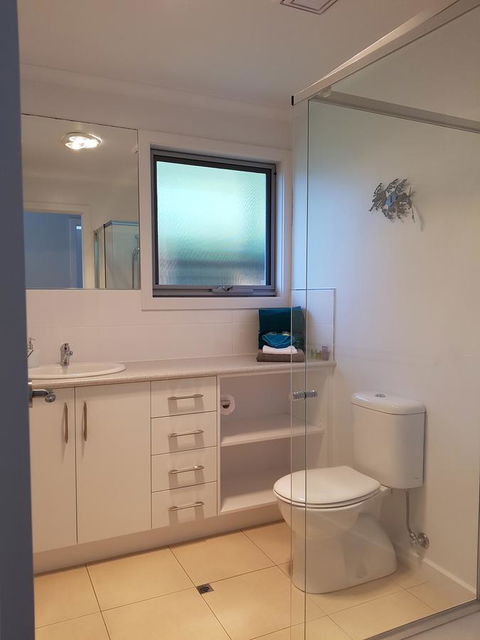 Beach Retreat Apartment Marengo - Mackay Tourism 19