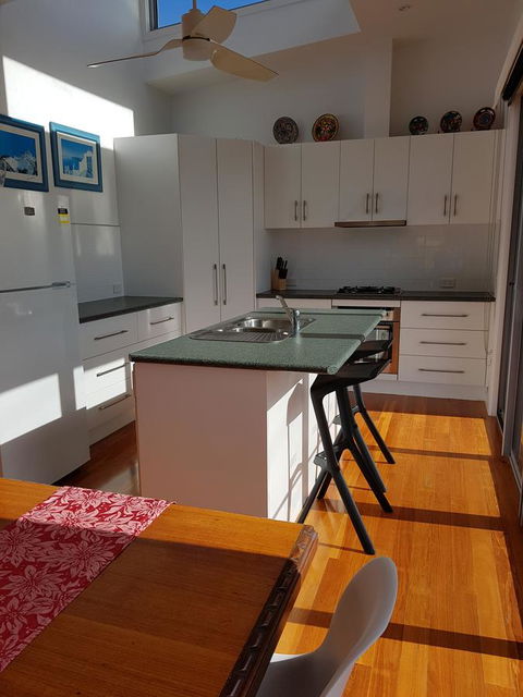 Beach Retreat Apartment Marengo - Mackay Tourism 16
