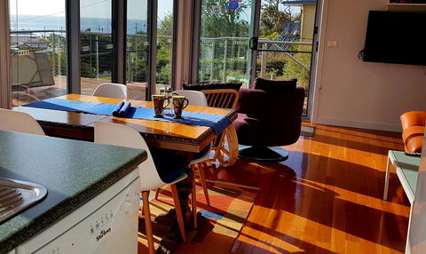 Beach Retreat Apartment Marengo - Mackay Tourism 4