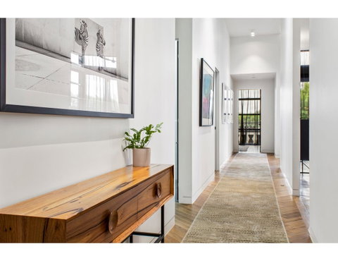 Ultimate Luxury Penthouse From The Block - Mackay Tourism 12