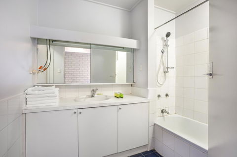 Burvale Hotel - Mackay Tourism 1