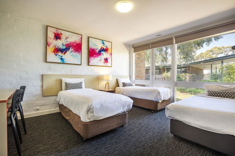 Burvale Hotel - Mackay Tourism 4