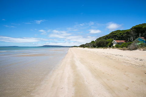 Fairhills - NEW LISTING, Beautifully Styled - Mackay Tourism 11