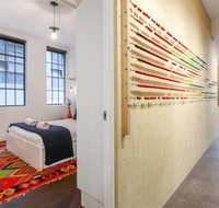 Spacious Warehouse 2Bed Melbourne CBD Apartment - Mackay Tourism