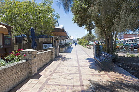 Sorrento Chic - Mackay Tourism 11