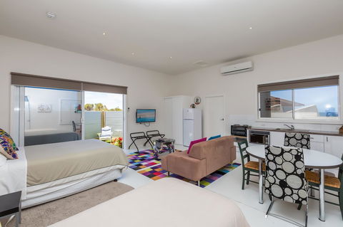 Cottages For Couples - Mackay Tourism 7