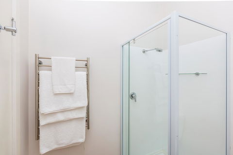 Cottages For Couples - Mackay Tourism 1