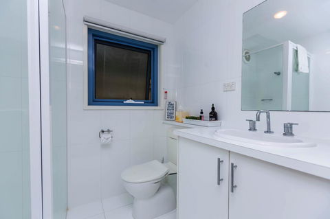 The Waterfront Apartment - Mackay Tourism 11