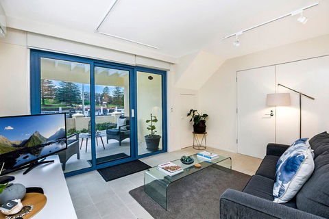 The Waterfront Apartment - Mackay Tourism 10
