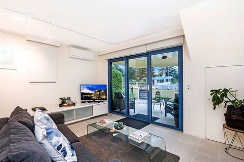 The Waterfront Apartment - Mackay Tourism 9