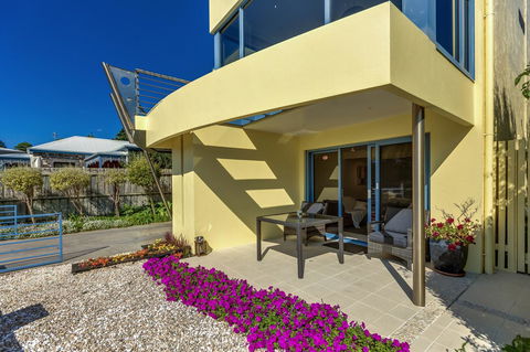 The Waterfront Apartment - Mackay Tourism 4