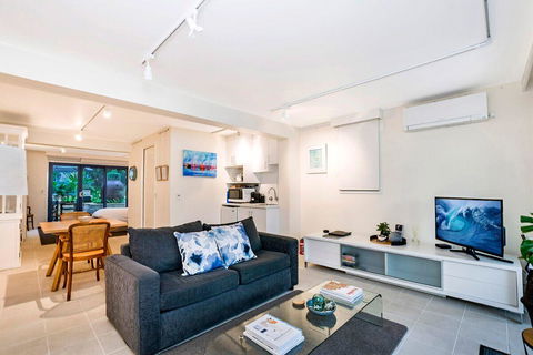 The Waterfront Apartment - Mackay Tourism 7