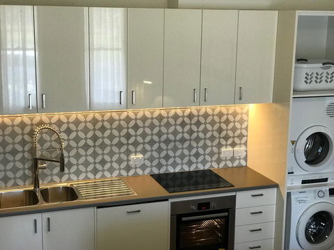 The Botanic Apartments Williamstown - Mackay Tourism 2