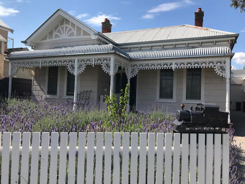 The Botanic Apartments Williamstown - Mackay Tourism 0